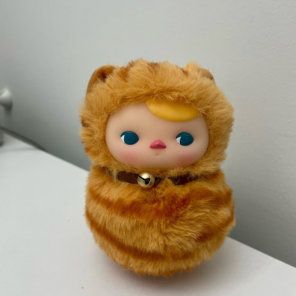 Pop mart roly poly Killy, blackpink Lisa, holiday Christmas thanksgiving gift